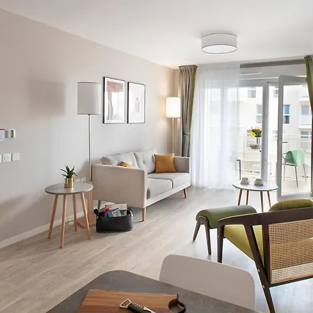 Le Criterium 4* Ecouflant