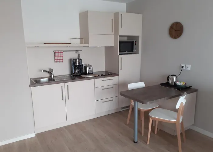 Le Criterium 4* Ecouflant